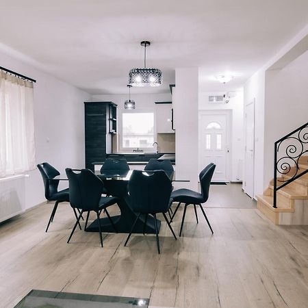 Tulip Guest House I. Palić エクステリア 写真